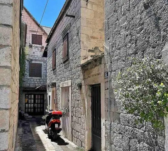 Golub * Kaštel Stari